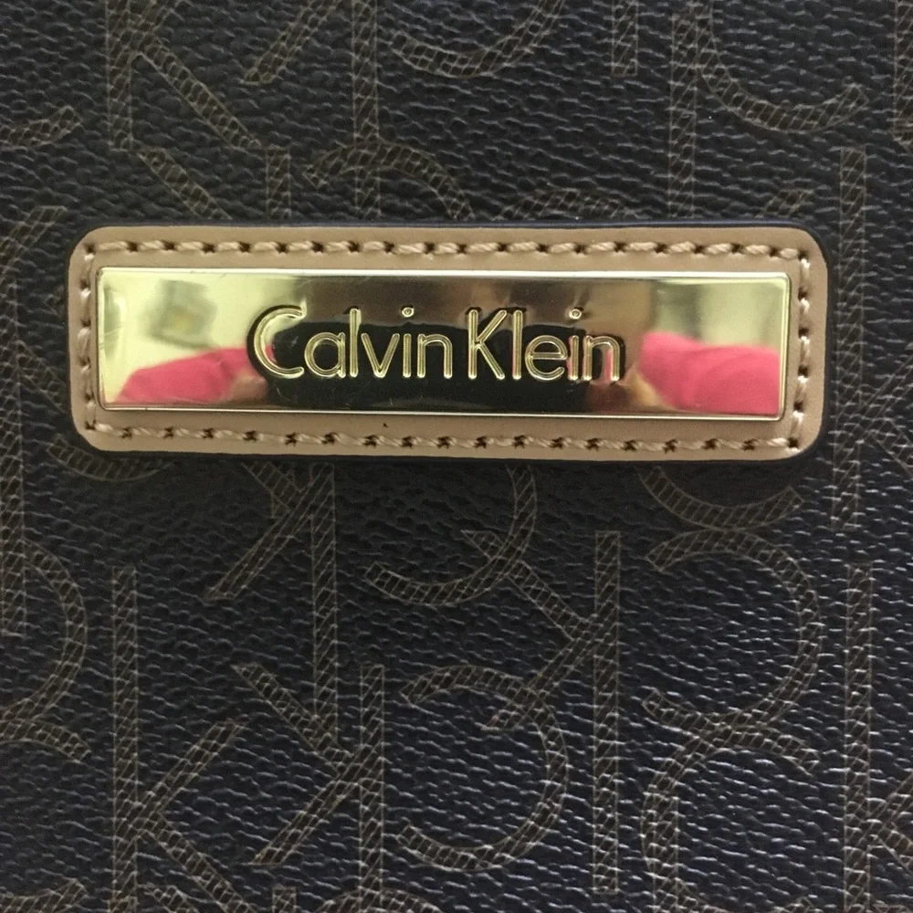 Authentic Calvin Klein coated PVC signature tote bag - Picture 4 of 15
